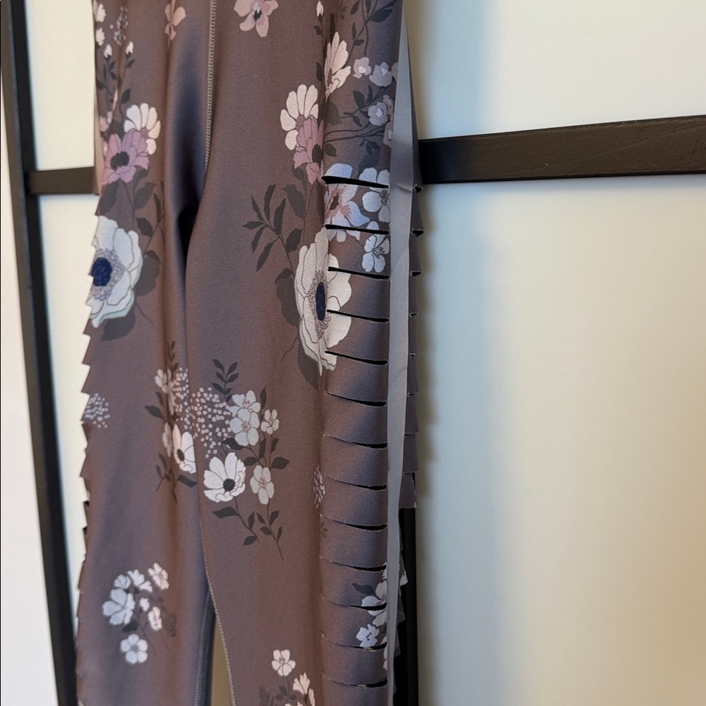 Ultracor Lux Knockout Floral Leggings Size S Laser Cut Side Detail Taupe/Grey - Picture 5 of 16